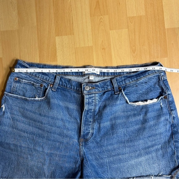 Abercrombie & Fitch The 90’s Baggy Low Rise Denim Cutoff Shorts Size 34 - Picture 6 of 8